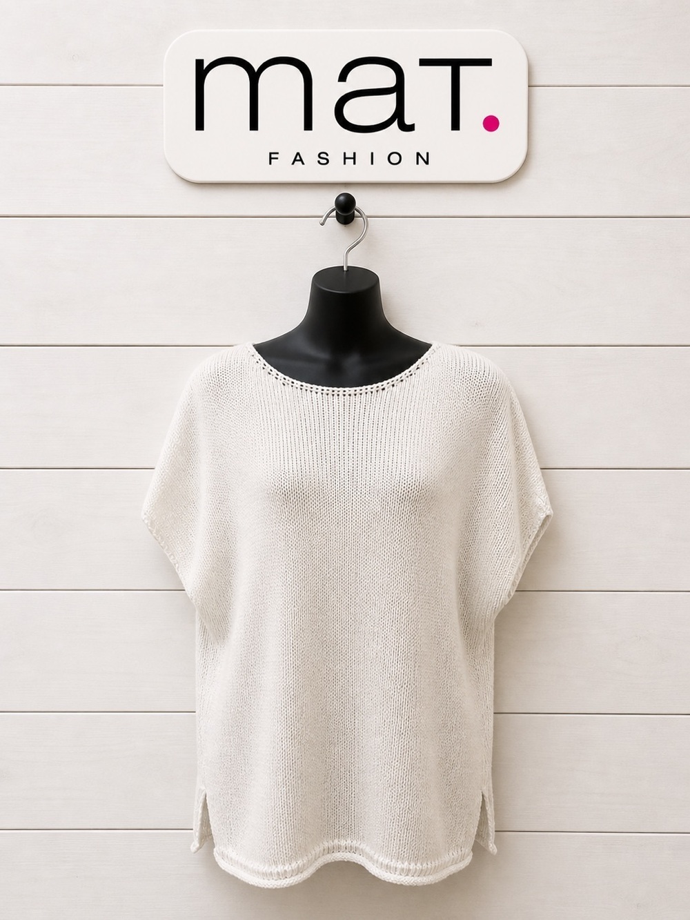 mat. WHITE KNIT TUNIC – SIZE L/XL